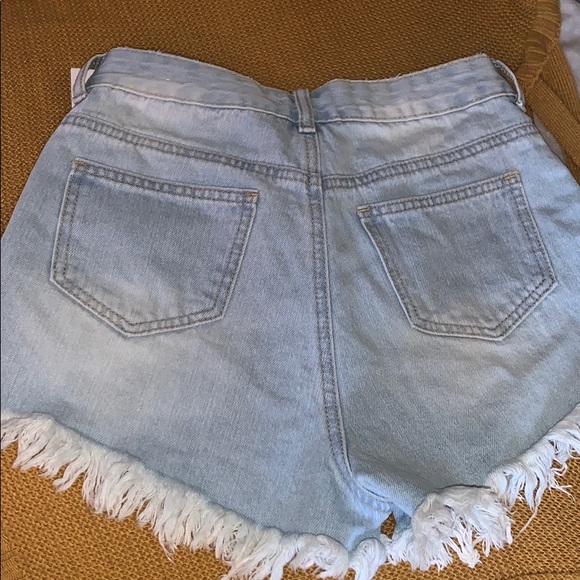 Shorts - Picture 3 of 5